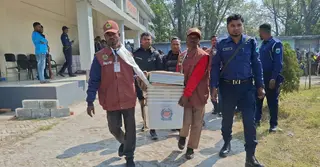 পাবনায় ৭০২ ভোটকেন্দ্রে পাঠানো হচ্ছে নির্বাচনি সরঞ্জাম